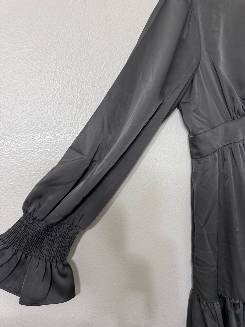 NWT Zahraa The Label Charcoal Tiered Maxi Dress L Smocked Cuff - Picture 5 of 10
